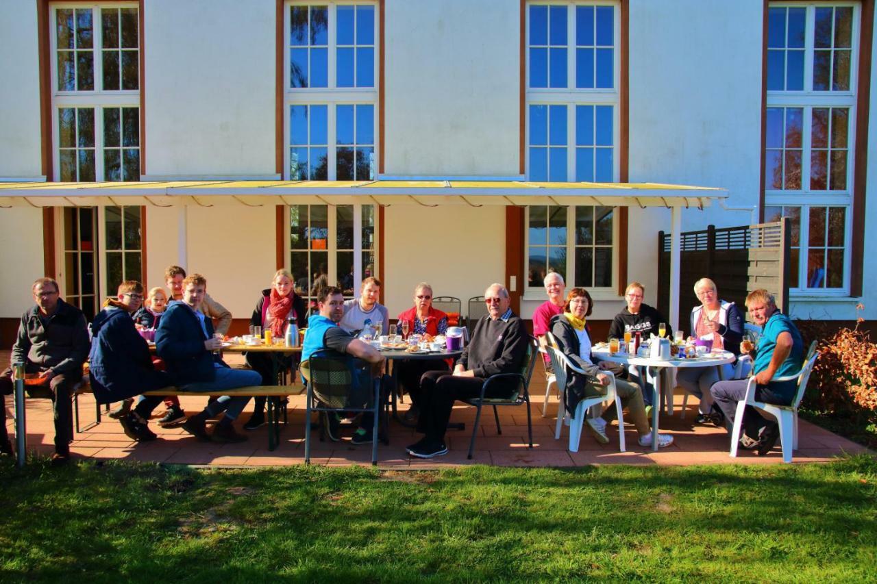 Das Haus Am Teich Gross Grabow Esterno foto